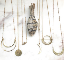 Load image into Gallery viewer, Essential Moon Details