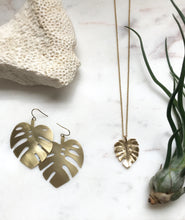 Load image into Gallery viewer, Monstera Necklace