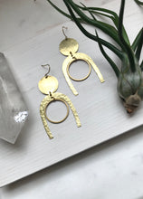 Load image into Gallery viewer, Circle &amp; Arch Earrings