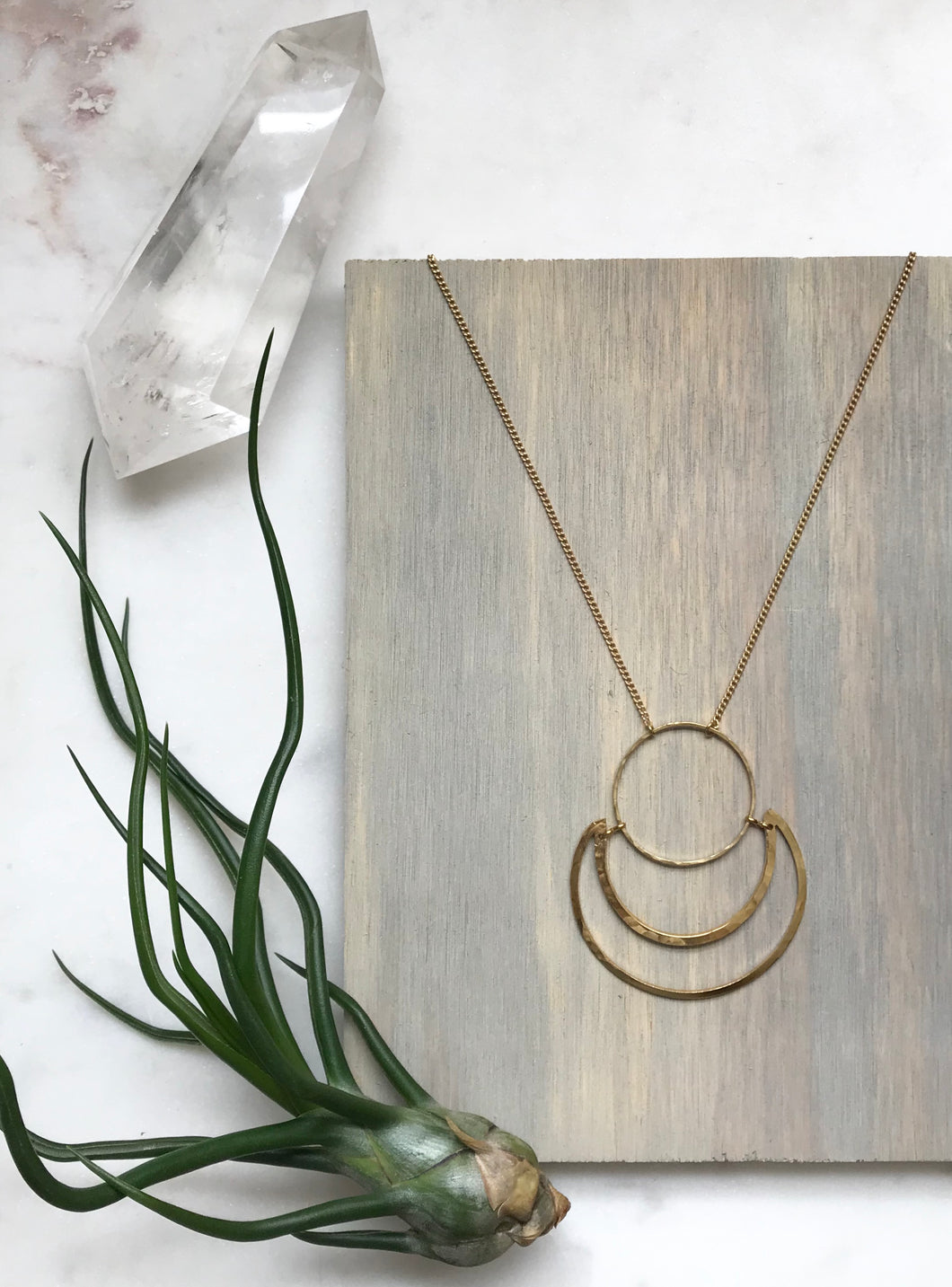 Bold & Delicate Crescent ws