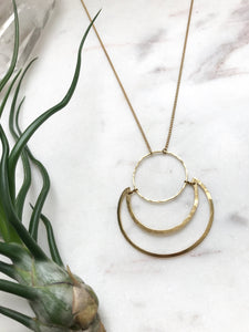 Bold & Delicate Crescent ws